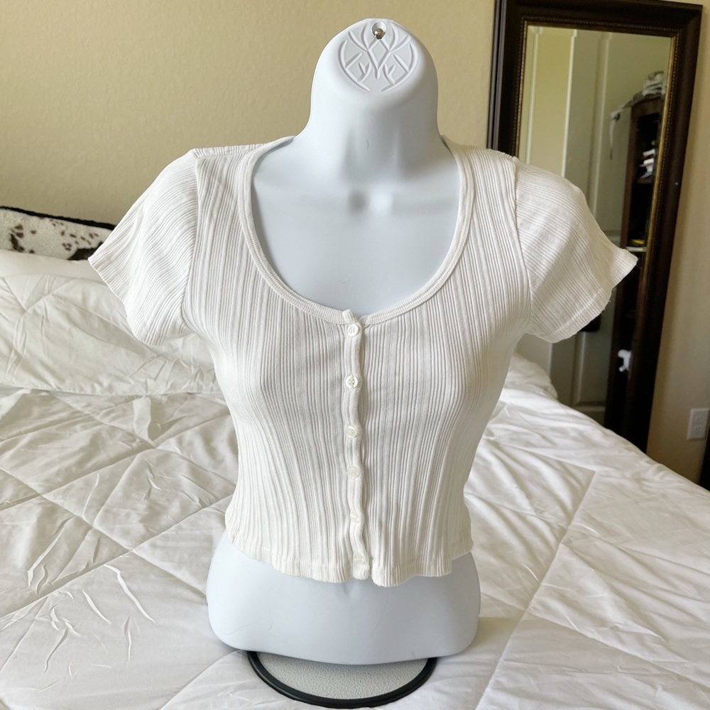 Brandy Melville Ribbed Zelly Top 🦢